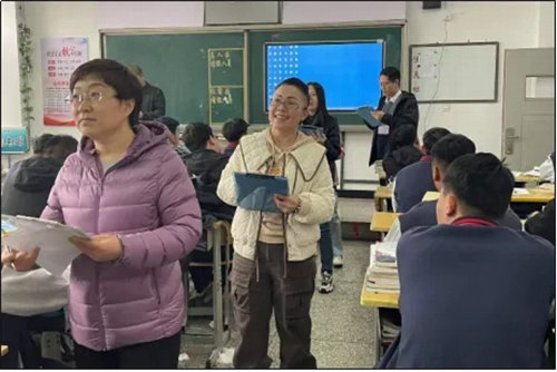 迁安职教中心机电工程系开展“抵制校园欺凌 共建和谐校园”黑板报评比活动