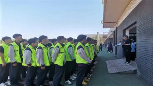 以劳动促成长 以青春铸未来——迁安职教中心装备制造工程系劳动周活动