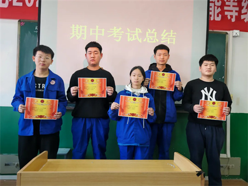 精准分析明方向 凝心聚力促提升——迁安职教中心机电工程系召开期中考试总结分析会
